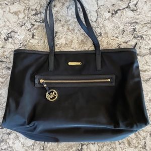 Michael Kors Black Tote (zip top closure)
